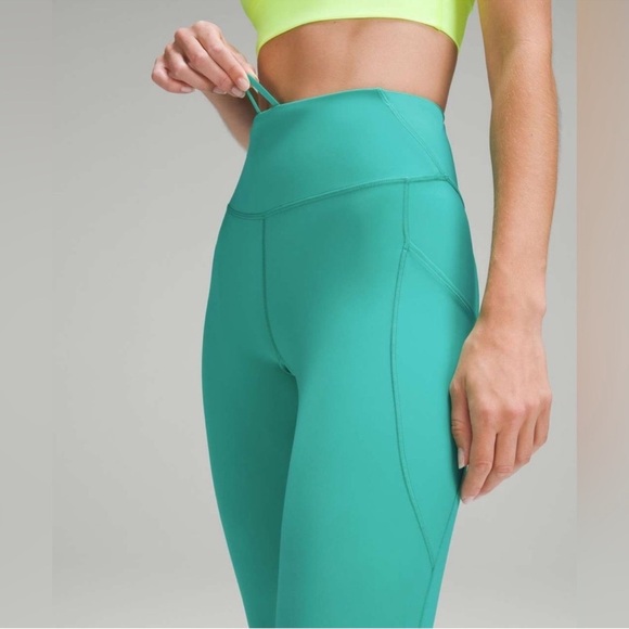 Lululemon Fast and Free High-Rise Tight/Leggings  25” pockets update sz 4 - Picture 5 of 15